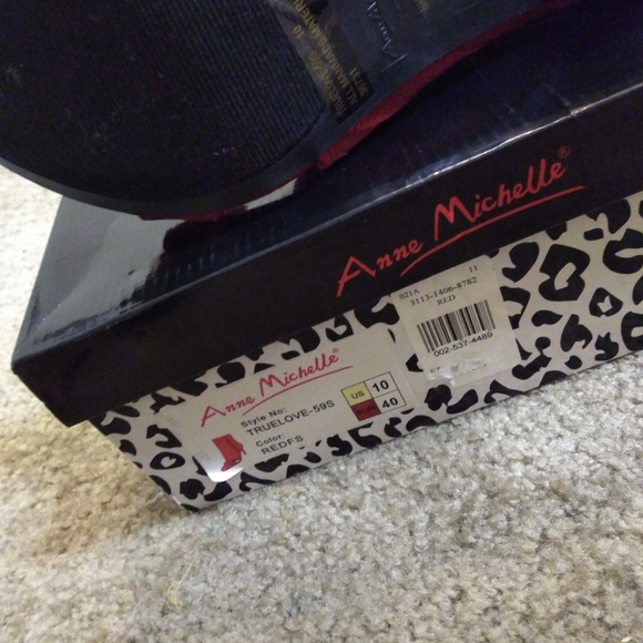 Shoes - Picture 2 of 5